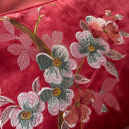 The Soft Floral Clutch That Carries Your Mahjong Day