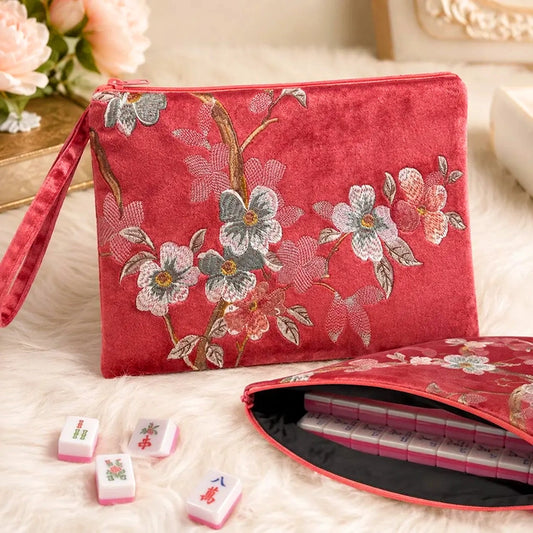 The Soft Floral Clutch That Carries Your Mahjong Day